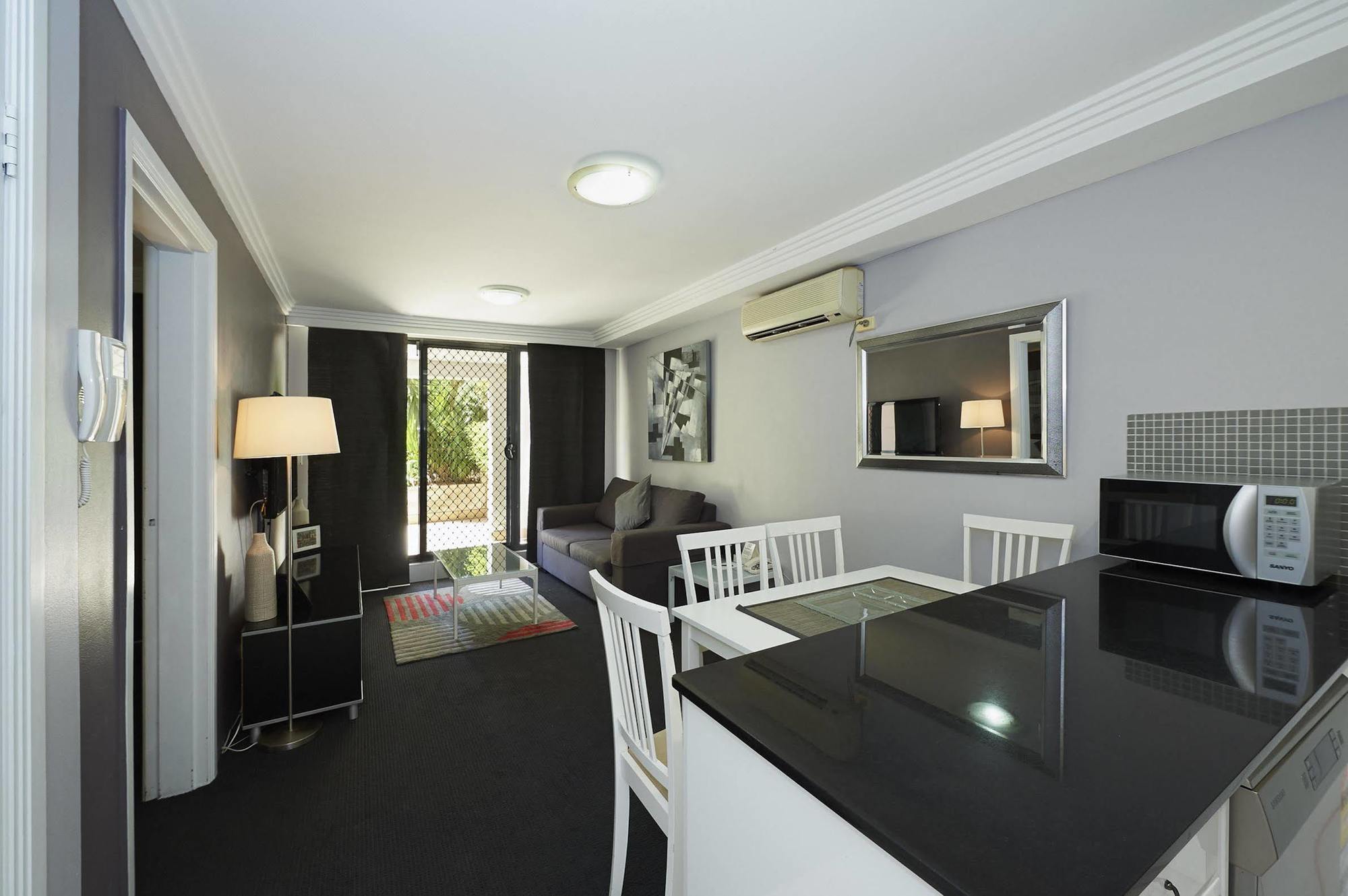 Waldorf Randwick Serviced Apartments エクステリア 写真
