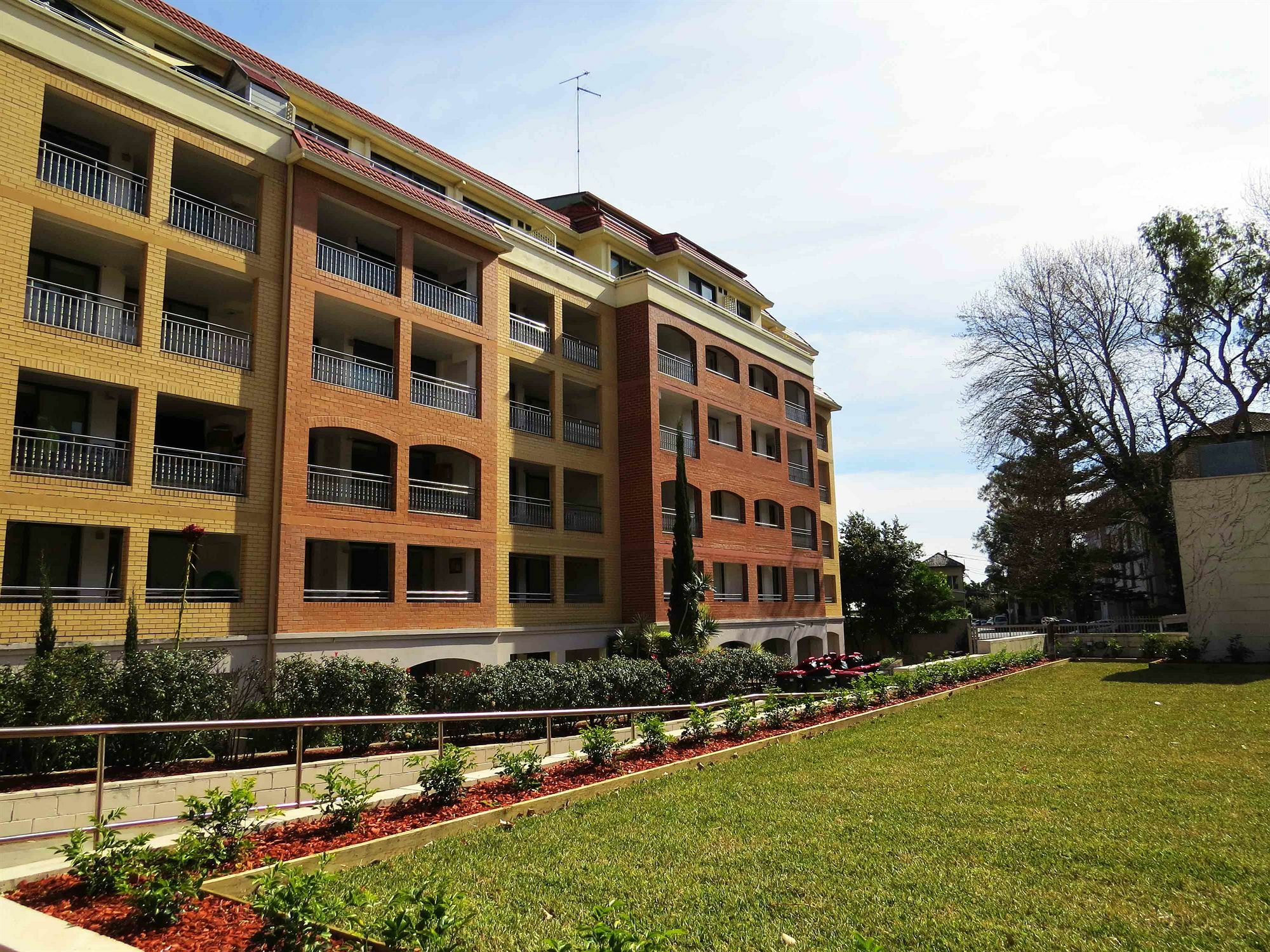 Waldorf Randwick Serviced Apartments エクステリア 写真
