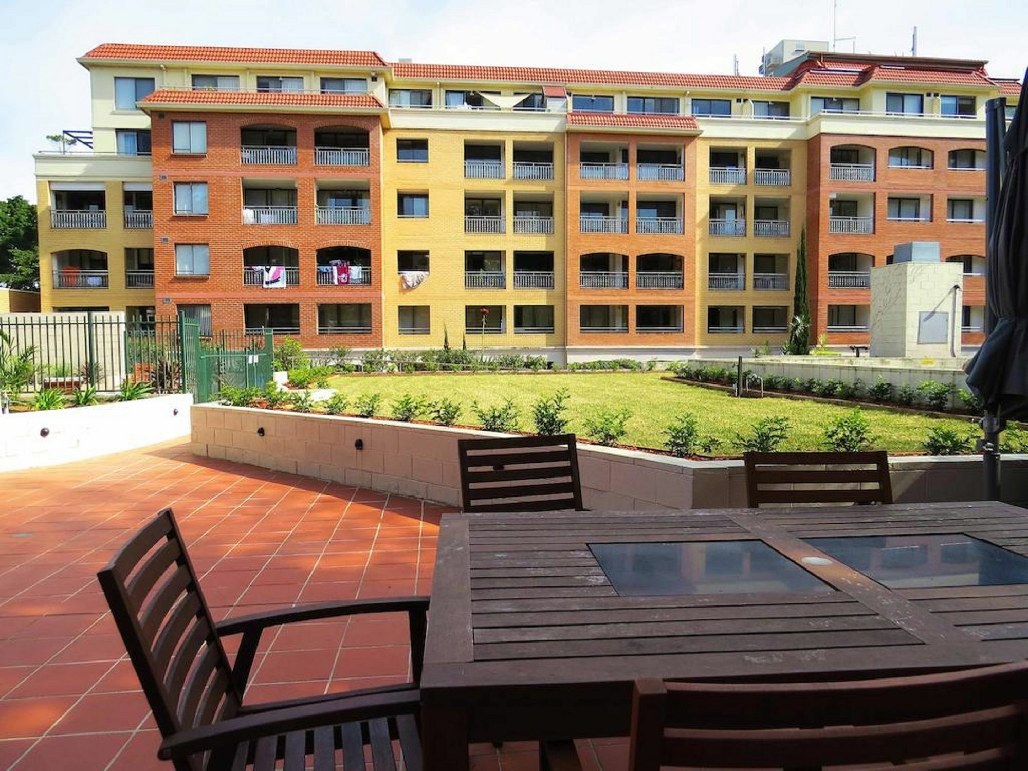 Waldorf Randwick Serviced Apartments エクステリア 写真